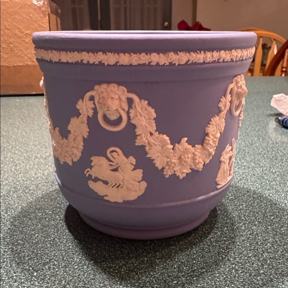 Wedgewood Jasperware vase pot Cachepot 1954 - Picture 3 of 7